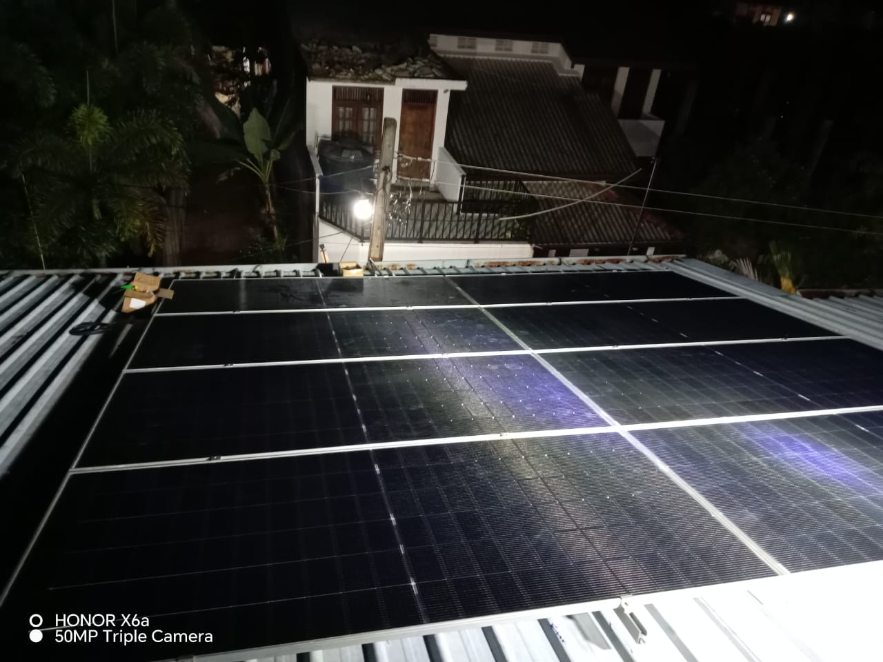 Rooftop PV array for Avrio Thalawathugoda 10KW off-grid 7KW EV charging project